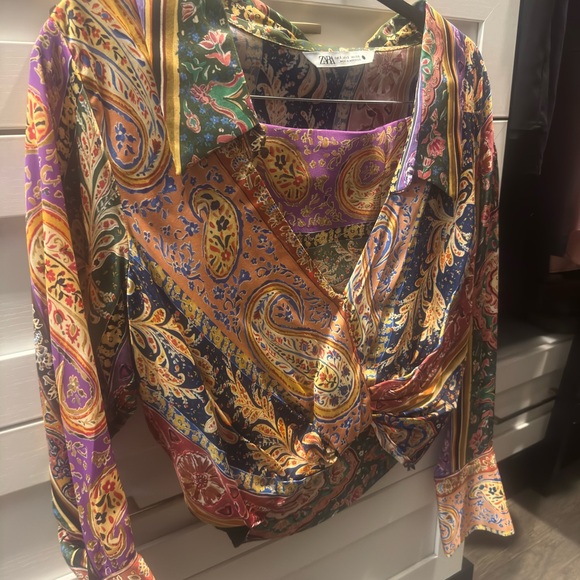 Coordinated Set - Satin Paisley Print Set (Skirt + Top) - Picture 3 of 5